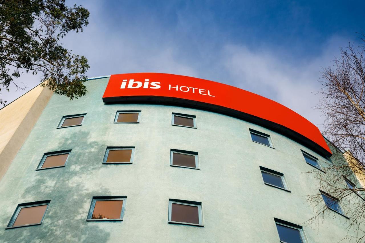 Ibis London Heathrow Terminal 5 Hotel Хилингдън Екстериор снимка