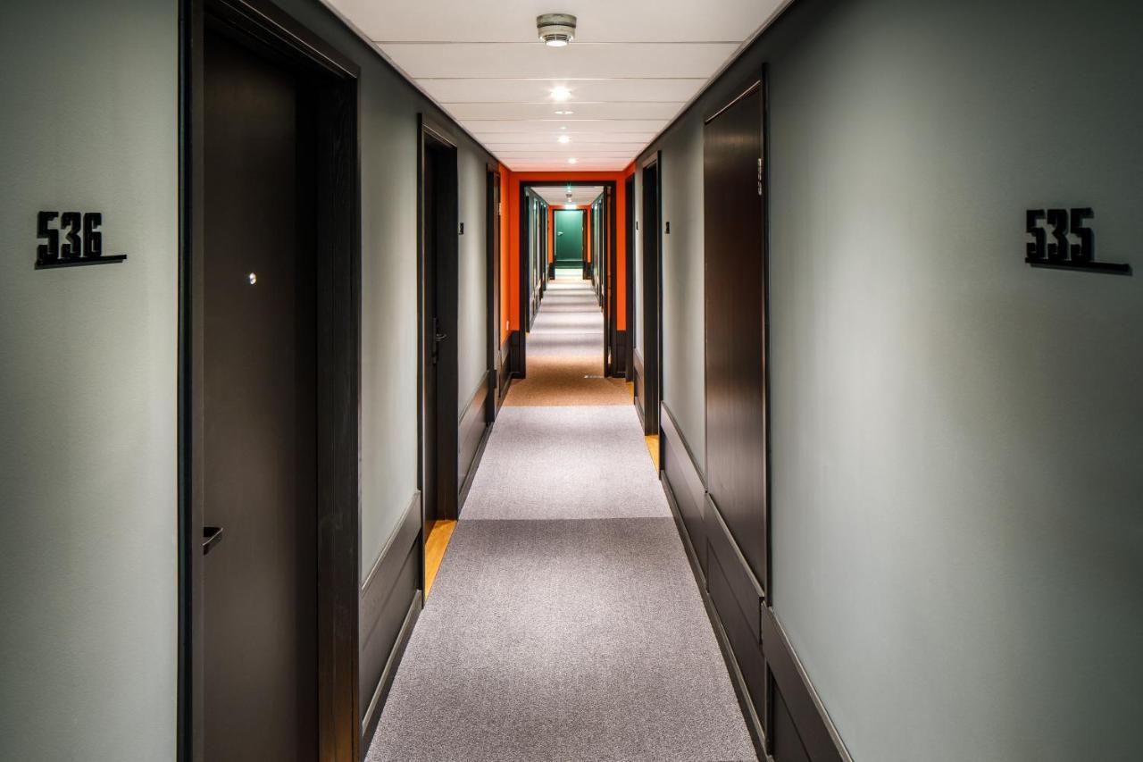 Ibis London Heathrow Terminal 5 Hotel Хилингдън Екстериор снимка